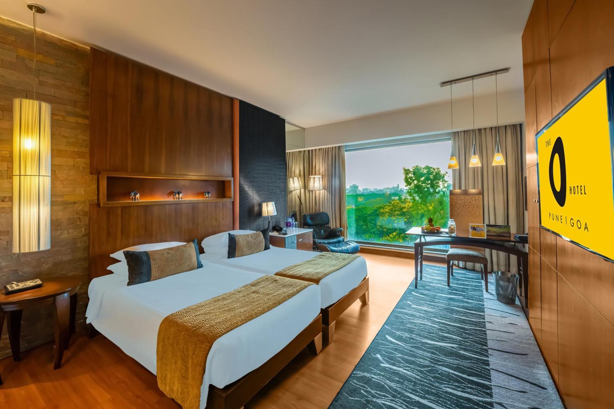 O Hotel Pune Exteriör bild Deluxe Room